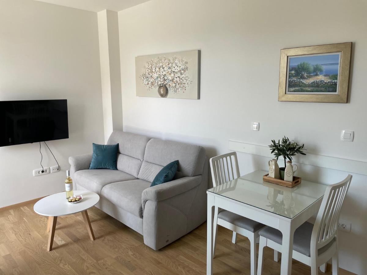 Studio Apartment Maris Podstrana Eksteriør billede